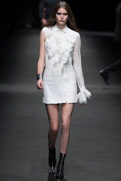 Look 38